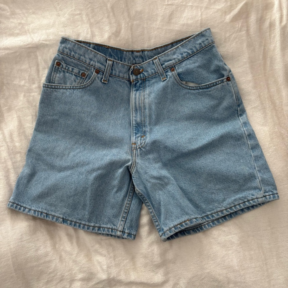 ❌SOLD❌ Vintage Levi’s 551 Shorts Blue Size 31”